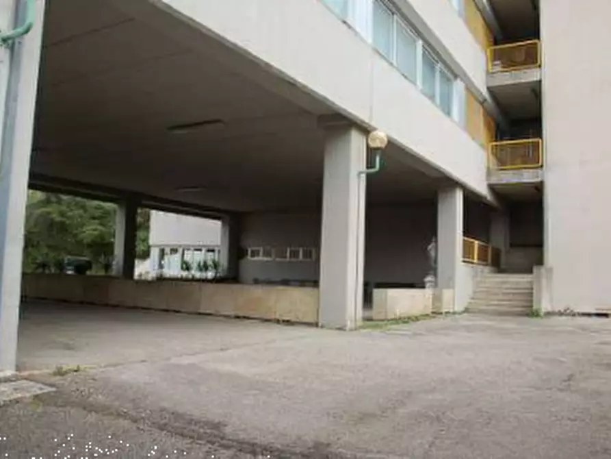 Immagine 6 di Stabile in vendita  in Strada di Lacugnano a Perugia