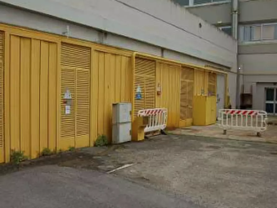 Immagine 9 di Stabile in vendita  in Strada di Lacugnano a Perugia