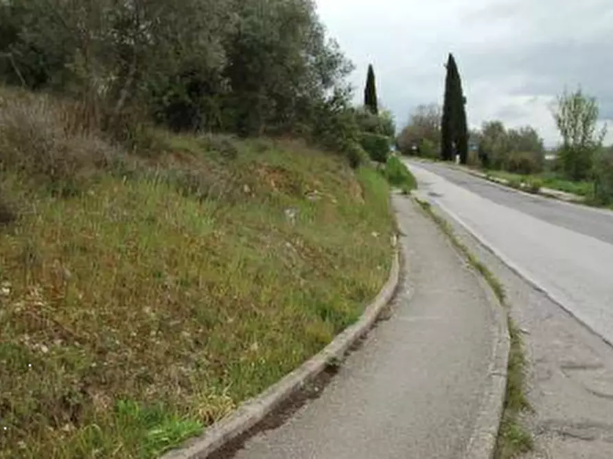 Immagine 25 di Stabile in vendita  in Strada di Lacugnano a Perugia