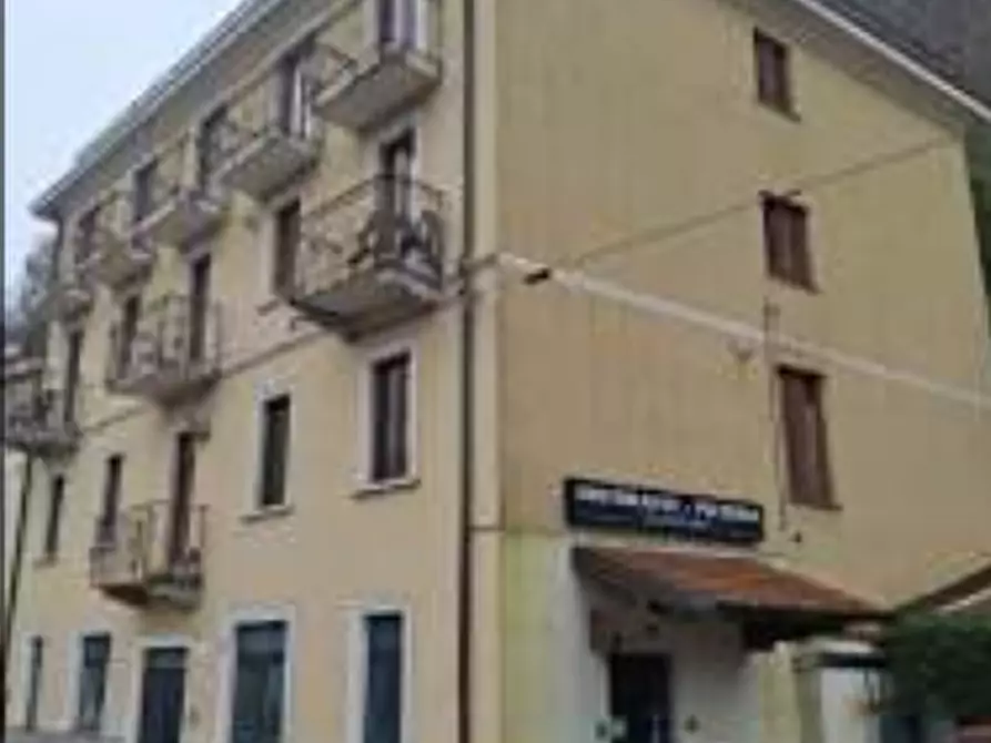 Immagine 4 di Appartamento in vendita  in Via Casamora a Porto Ceresio