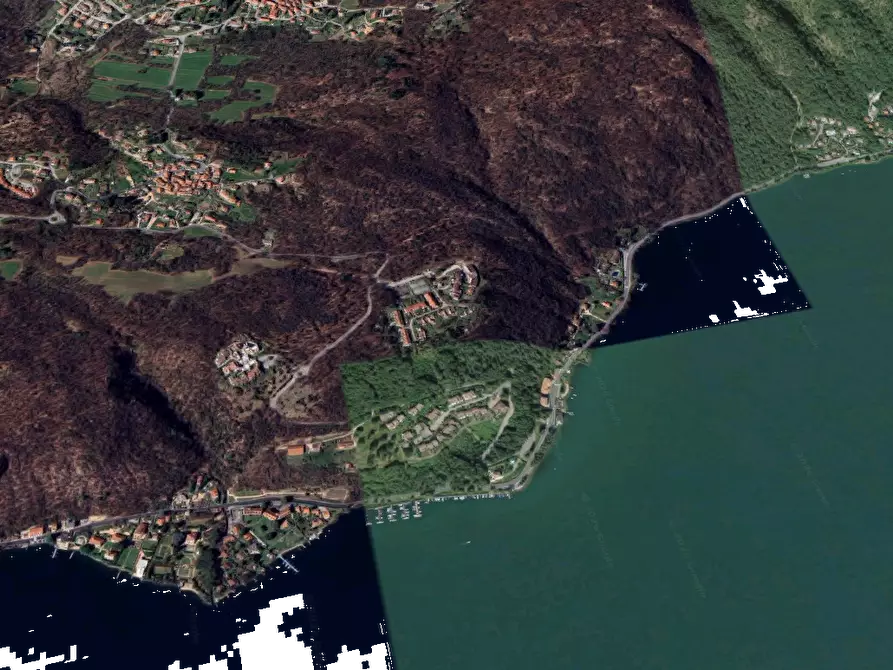 Immagine 14 di Appartamento in vendita  in Via Casamora a Porto Ceresio