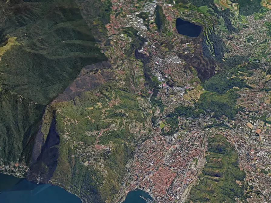 Immagine 12 di Villa in vendita  in Via Antono Cantore a Como