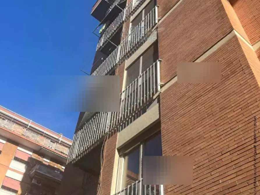 Immagine 4 di Appartamento in vendita  in Via Pescaglia a Roma