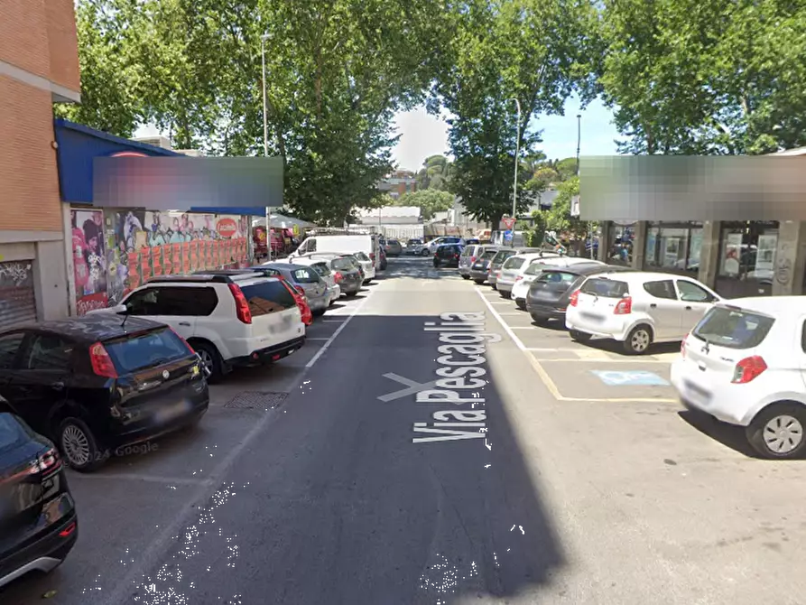 Immagine 5 di Appartamento in vendita  in Via Pescaglia a Roma