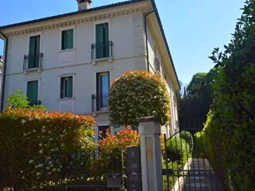 Immagine 3 di Appartamento in vendita  in Viale Dante Alighieri a Vicenza