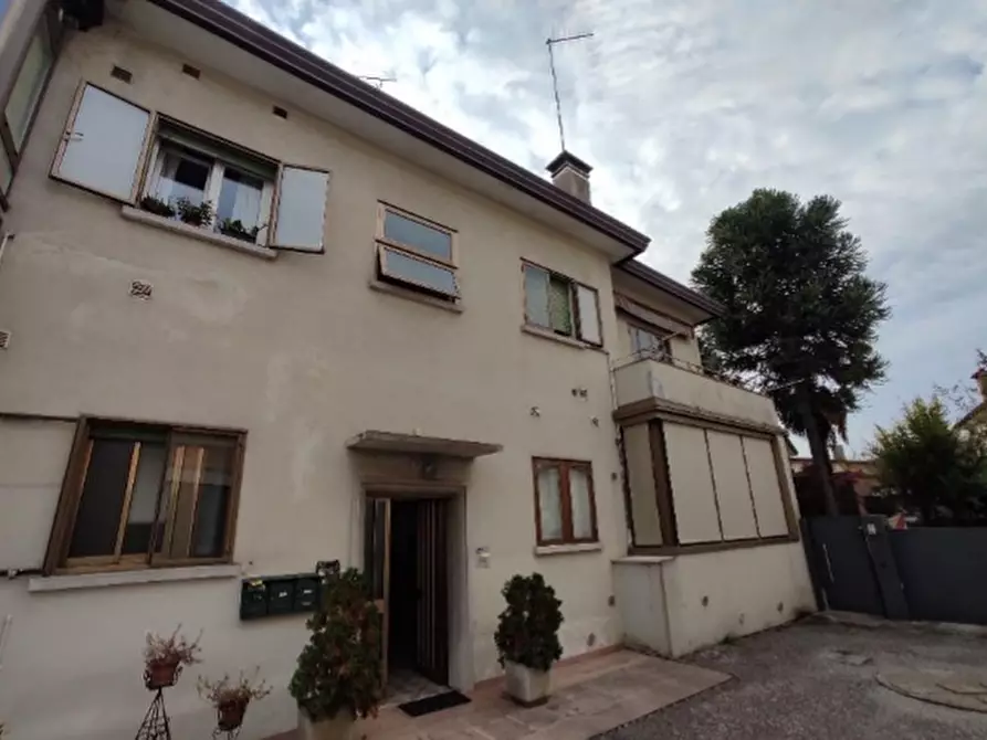 Immagine 1 di Appartamento in vendita  in Via Carlo Stuparich a Treviso