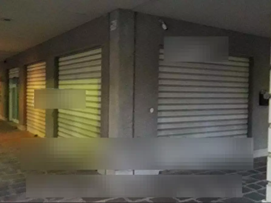 Immagine 3 di Ufficio in vendita  in Via del pianeta terra  a Roma