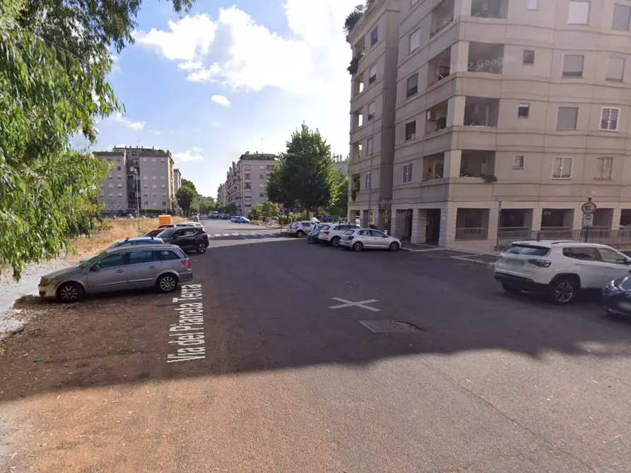 Immagine 6 di Ufficio in vendita  in Via del pianeta terra  a Roma