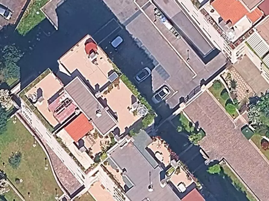 Immagine 14 di Ufficio in vendita  in Via del pianeta terra  a Roma