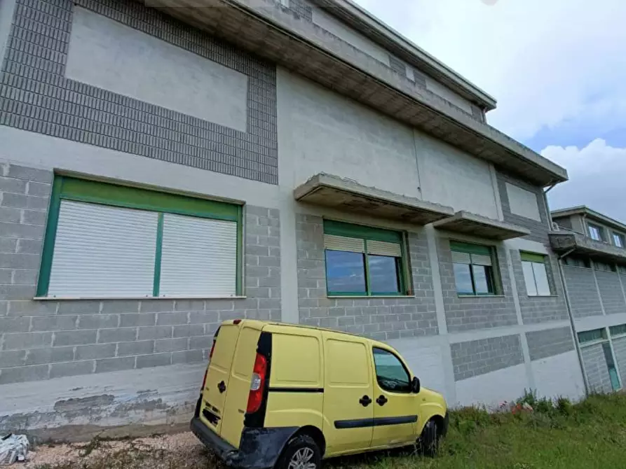Immagine 8 di Magazzino in vendita  in Via Pompeiana  a Fermo