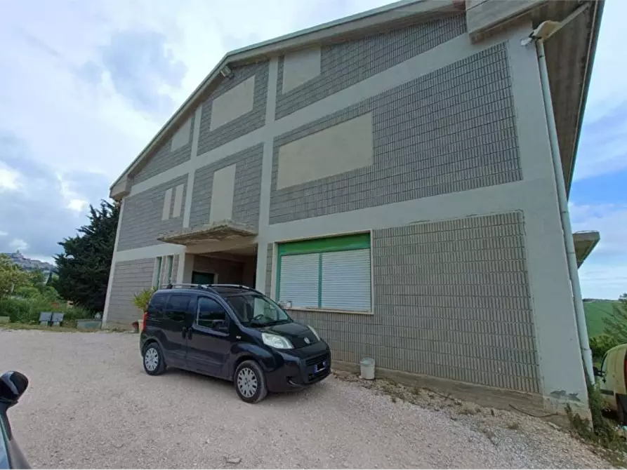 Immagine 11 di Magazzino in vendita  in Via Pompeiana  a Fermo