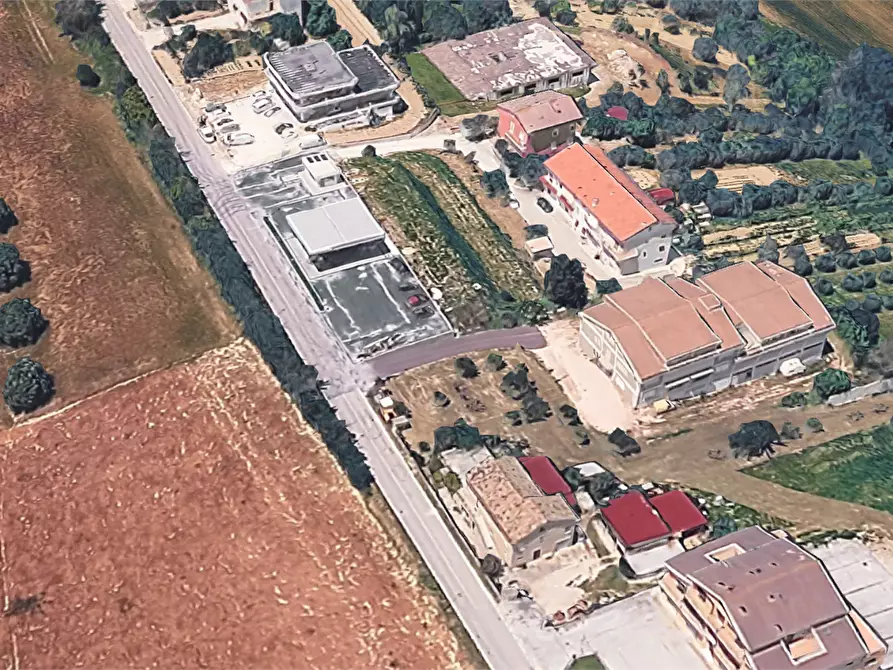 Immagine 17 di Magazzino in vendita  in Via Pompeiana  a Fermo
