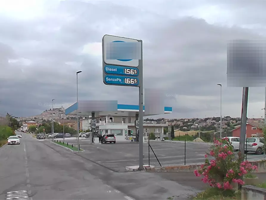 Immagine 21 di Magazzino in vendita  in Via Pompeiana  a Fermo