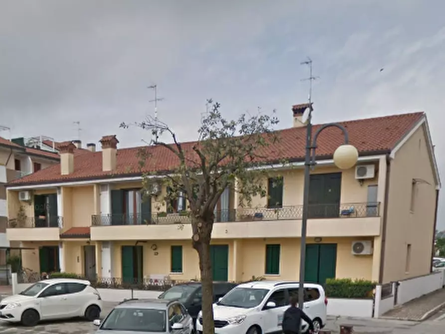 Immagine 9 di Appartamento in vendita  in Via Giambattista Tiepolo a Paese