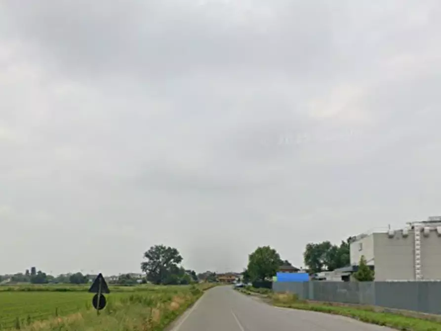 Immagine 8 di Laboratorio in vendita  in Strada per Merlino a Zelo Buon Persico