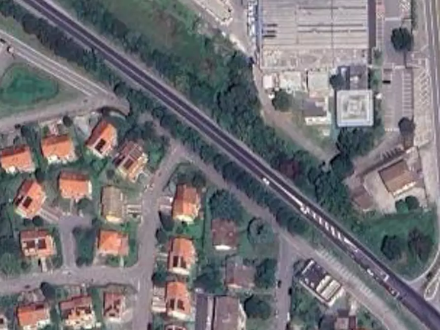 Immagine 1 di Laboratorio in vendita  in Strada per Merlino a Zelo Buon Persico