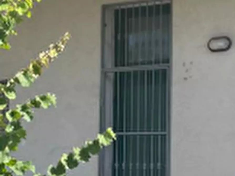 Immagine 2 di Negozio in vendita  in Via Flaminia a Rimini