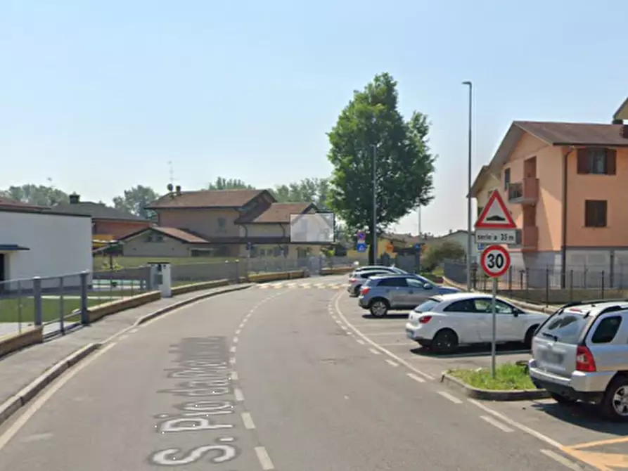 Immagine 14 di Appartamento in vendita  in Via San Pio Da Pietrelecina a Massalengo