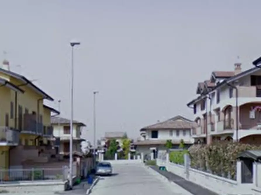 Immagine 3 di Appartamento in vendita  in Via Benedetto Croce a Castiraga Vidardo