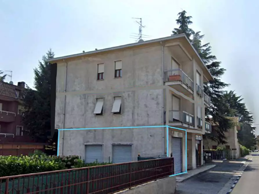 Immagine 1 di Magazzino in vendita  in Via Dante Alighieri a Lonate Pozzolo