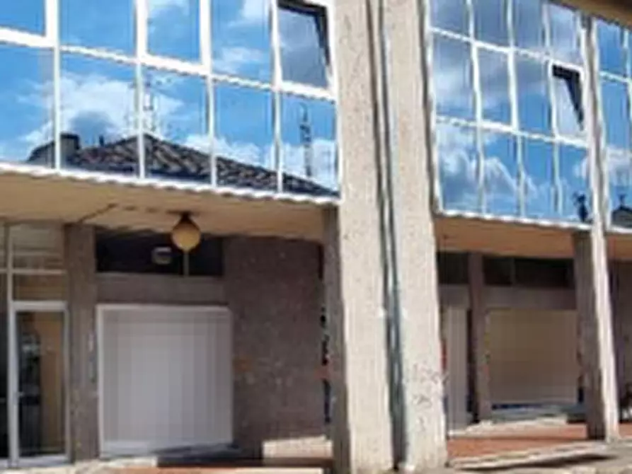 Immagine 3 di Negozio in vendita  in Via Garibaldi  a Canegrate