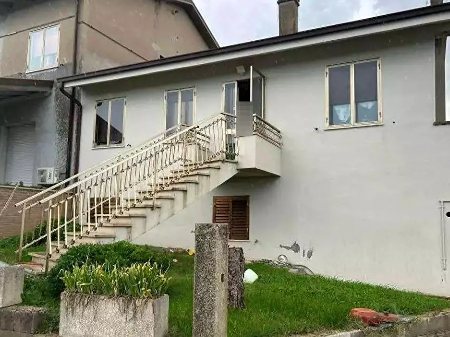Immagine 1 di Villetta a schiera in vendita  in Via Arnaldo Merlini a Terre Roveresche