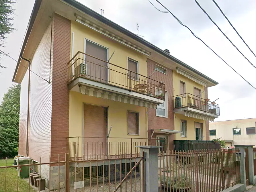 Immagine 5 di Appartamento in vendita  in Via Cantù a Busto Arsizio