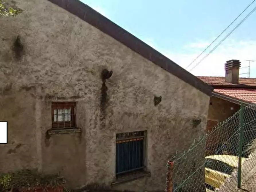 Immagine 5 di Appartamento in vendita  in Via Roma a Casalzuigno