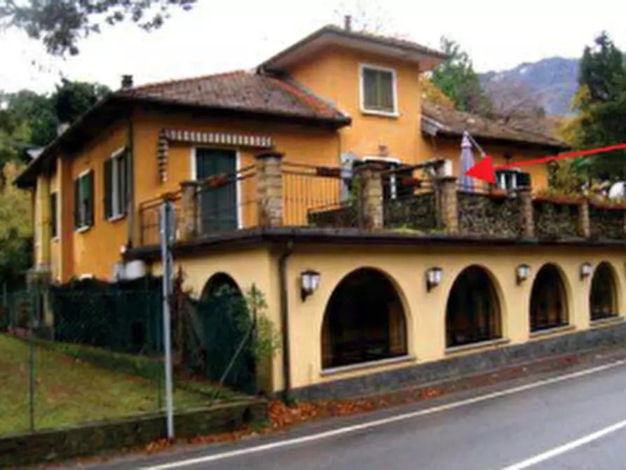 Immagine 10 di Appartamento in vendita  in Via Marconi  a Castelveccana