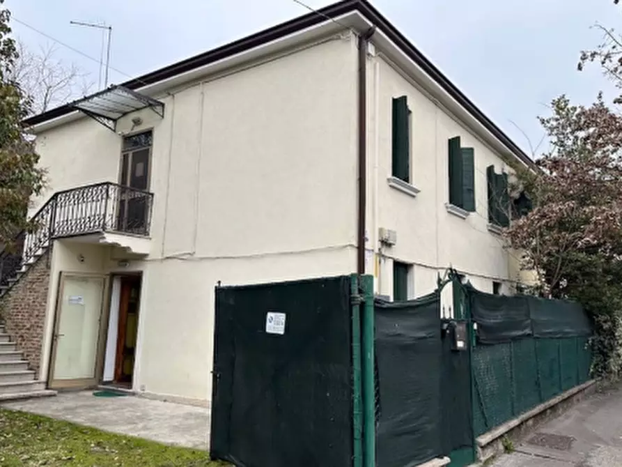 Immagine 4 di Appartamento in vendita  in Via Cosenz a Venezia