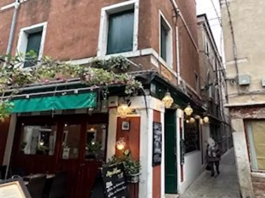 Immagine 2 di Appartamento in vendita  in Calle Corazzieri a Venezia