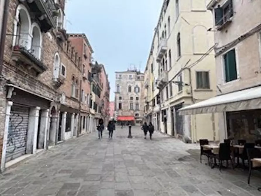 Immagine 1 di Appartamento in vendita  in Calle Corazzieri a Venezia