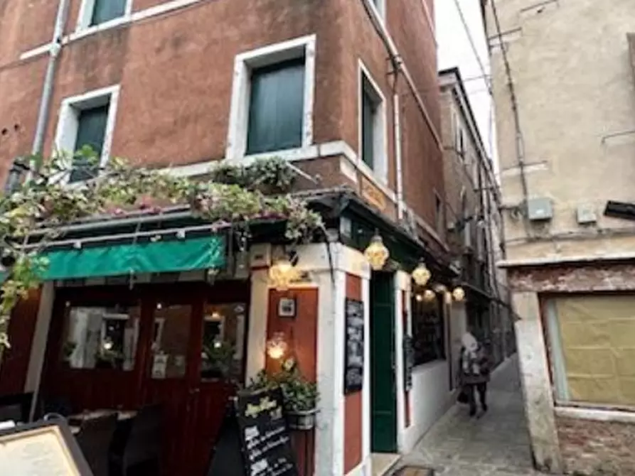 Immagine 3 di Appartamento in vendita  in Calle Corazzieri a Venezia