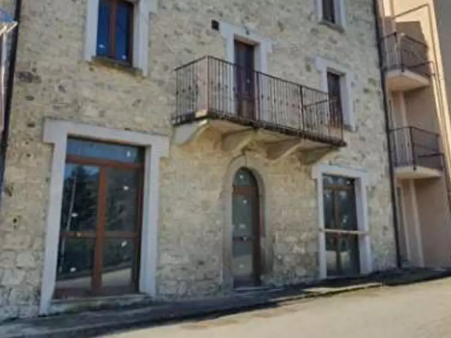 Immagine 10 di Stabile in vendita  in Via Leopardi a Monte Cerignone