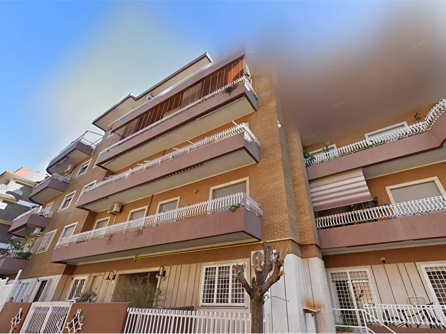 Immagine 3 di Appartamento in vendita  in Via di Villa Lauricella a Roma