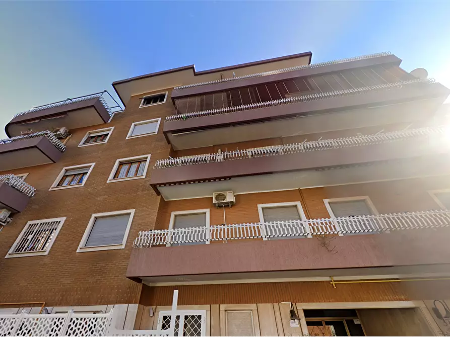 Immagine 5 di Appartamento in vendita  in Via di Villa Lauricella a Roma