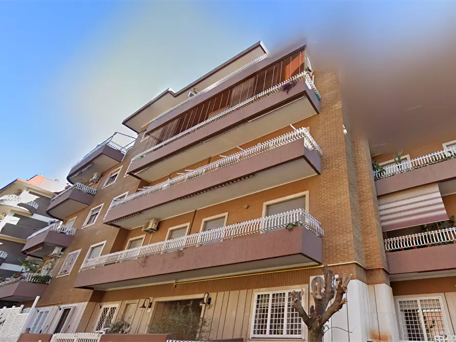 Immagine 8 di Appartamento in vendita  in Via di Villa Lauricella a Roma
