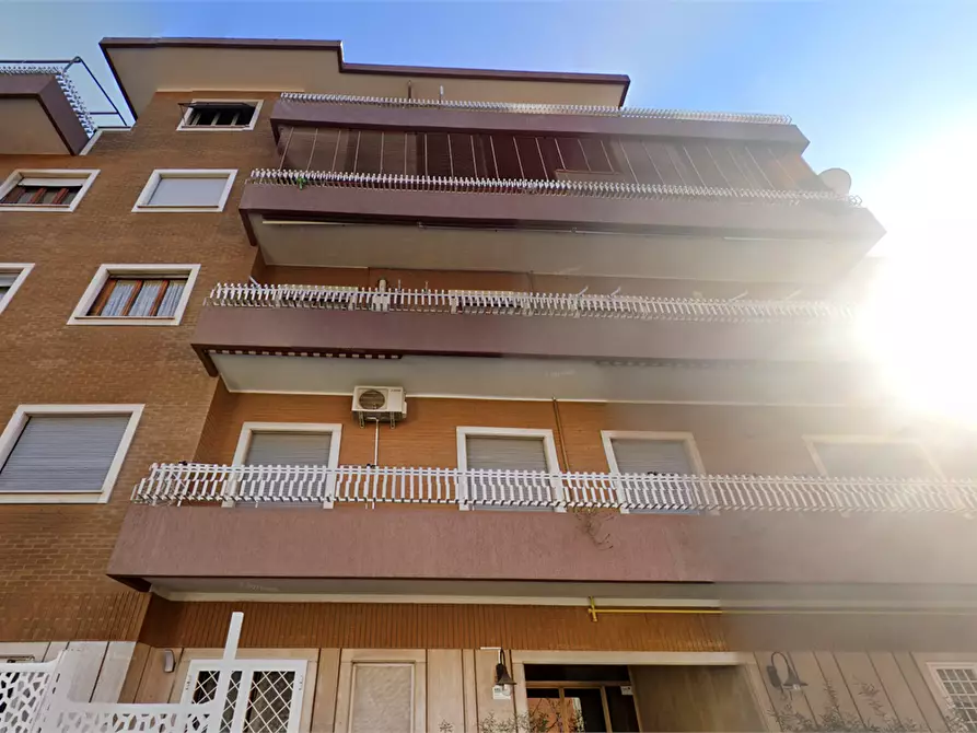 Immagine 10 di Appartamento in vendita  in Via di Villa Lauricella a Roma