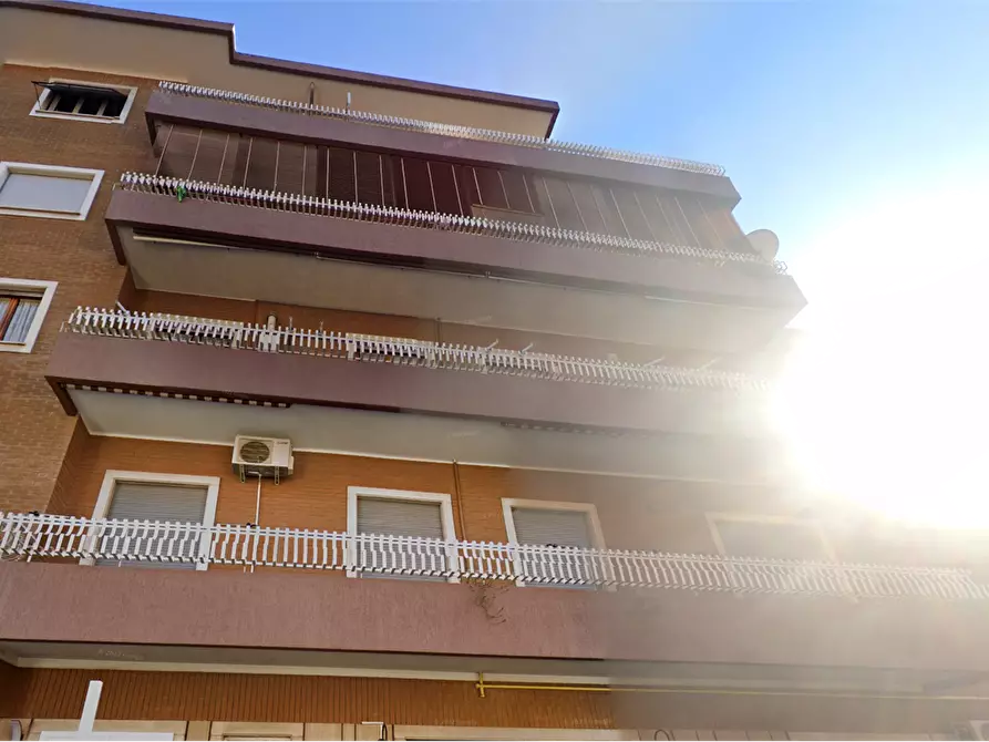 Immagine 11 di Appartamento in vendita  in Via di Villa Lauricella a Roma