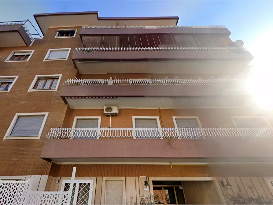 Immagine 12 di Appartamento in vendita  in Via di Villa Lauricella a Roma
