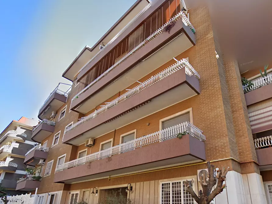 Immagine 13 di Appartamento in vendita  in Via di Villa Lauricella a Roma