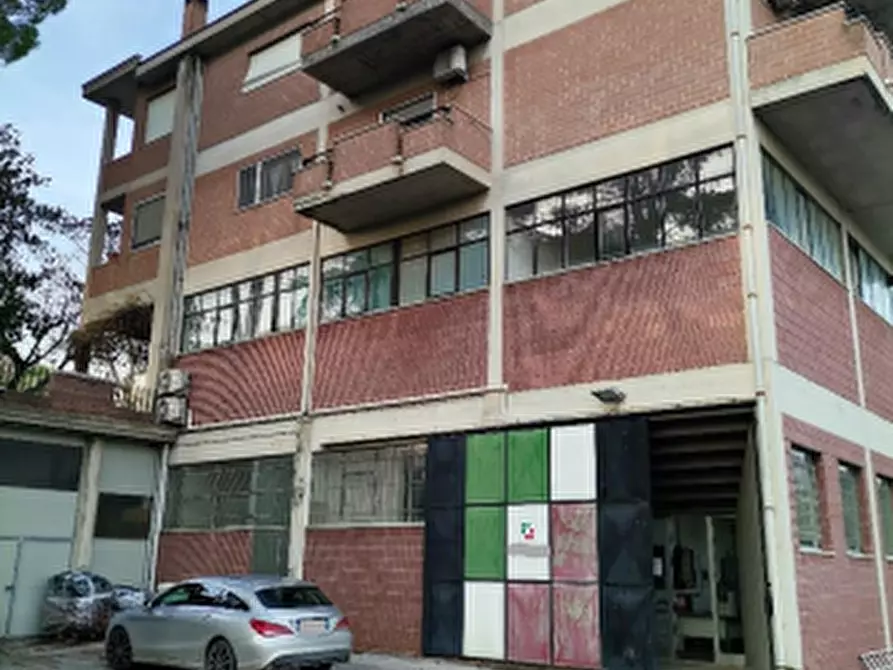 Immagine 8 di Laboratorio in vendita  in via Dolomiti a Montegranaro