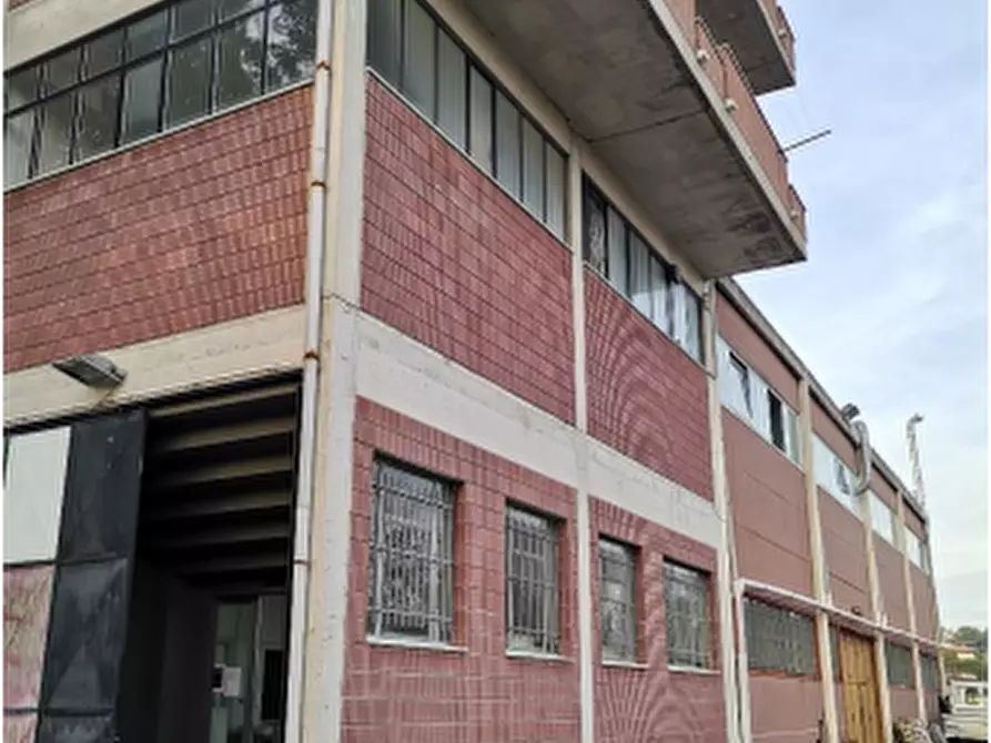 Immagine 9 di Laboratorio in vendita  in via Dolomiti a Montegranaro