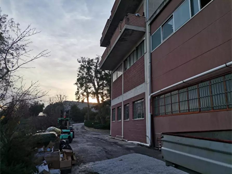 Immagine 12 di Laboratorio in vendita  in via Dolomiti a Montegranaro