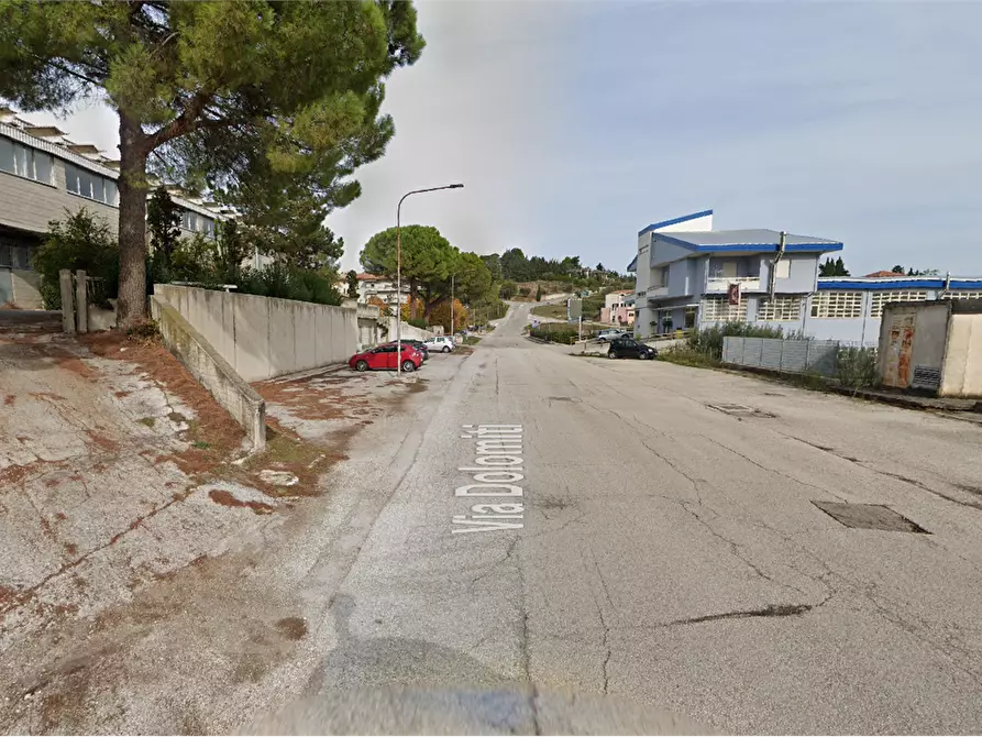 Immagine 14 di Laboratorio in vendita  in via Dolomiti a Montegranaro