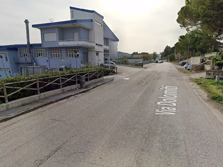 Immagine 15 di Laboratorio in vendita  in via Dolomiti a Montegranaro