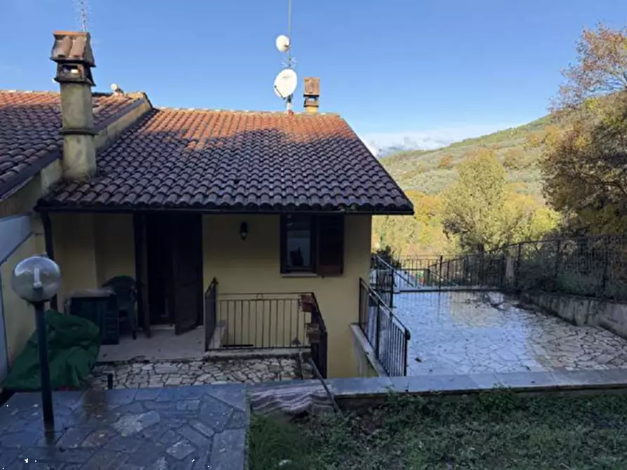 Immagine 2 di Casa indipendente in vendita  in Vocabolo Sant'Eugenia a Stroncone