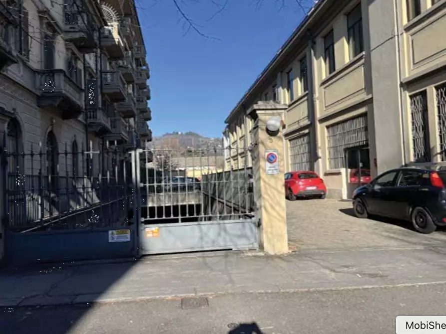 Immagine 4 di Garage in vendita  in Viale Mamiani  a Pinerolo