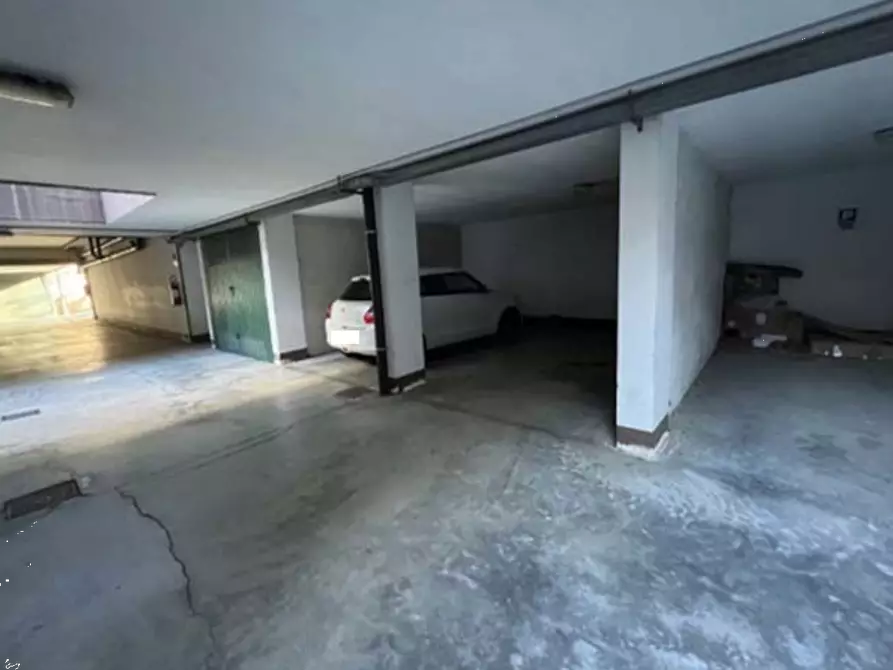 Immagine 26 di Garage in vendita  in Viale Mamiani  a Pinerolo