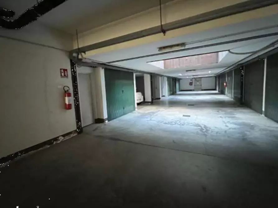 Immagine 27 di Garage in vendita  in Viale Mamiani  a Pinerolo